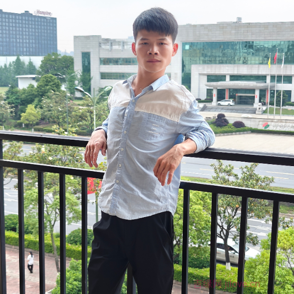 湖南28岁单身帅哥真诚找对象-长沙征婚相亲网